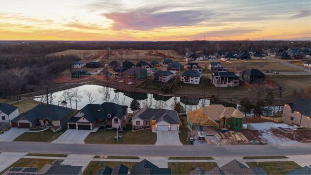 6139 S Dollison Avenue, Springfield, MO 65810