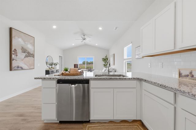 1558 N Emerald Valley Dr, Mulvane, KS 67110