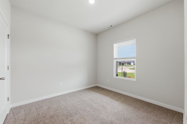 1558 N Emerald Valley Dr, Mulvane, KS 67110