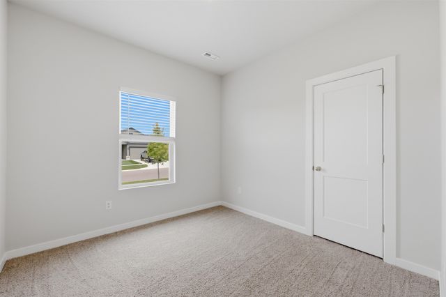 1558 N Emerald Valley Dr, Mulvane, KS 67110