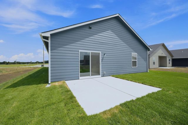 1558 N Emerald Valley Dr, Mulvane, KS 67110