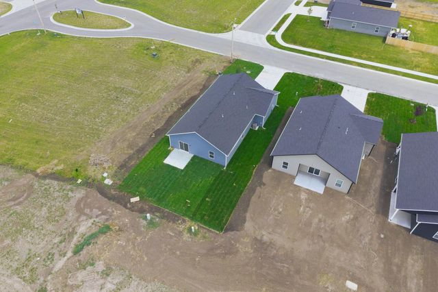 1558 N Emerald Valley Dr, Mulvane, KS 67110