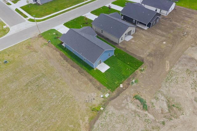 1558 N Emerald Valley Dr, Mulvane, KS 67110