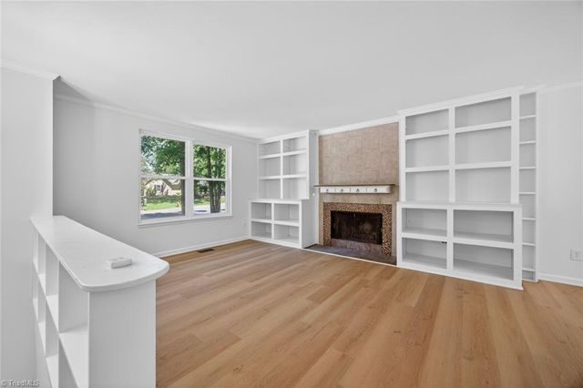 1109 Century Park Avenue, Kernersville, NC 27284
