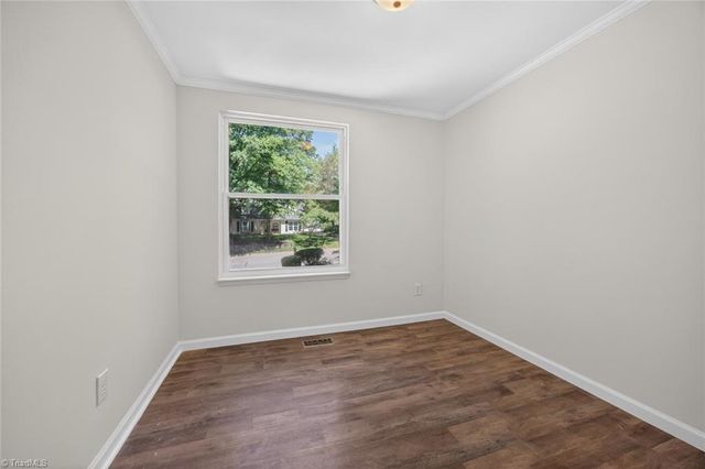 1109 Century Park Avenue, Kernersville, NC 27284