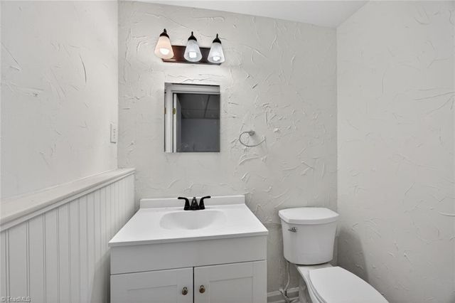 1109 Century Park Avenue, Kernersville, NC 27284