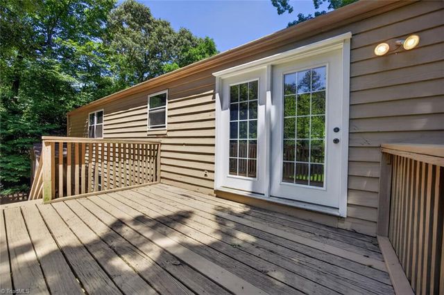 1109 Century Park Avenue, Kernersville, NC 27284