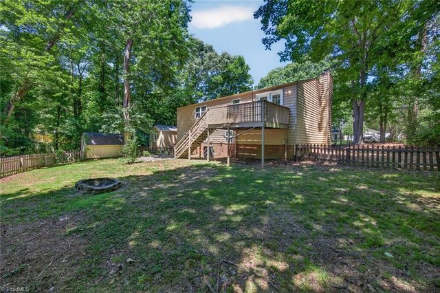 1109 Century Park Avenue, Kernersville, NC 27284