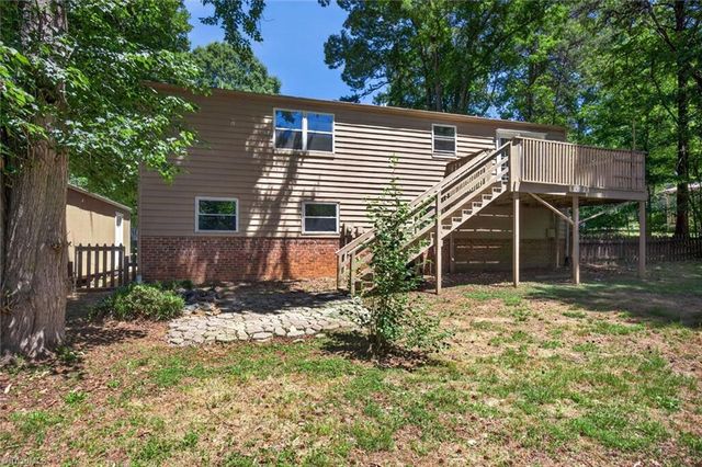 1109 Century Park Avenue, Kernersville, NC 27284