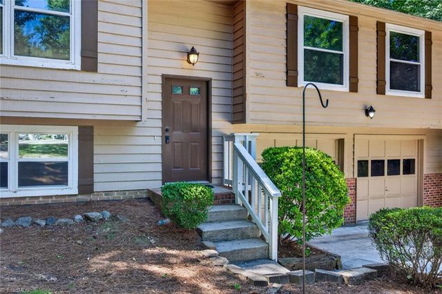 1109 Century Park Avenue, Kernersville, NC 27284