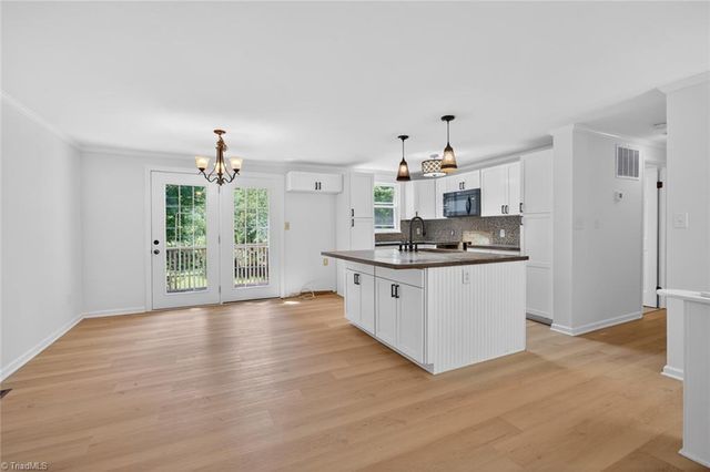 1109 Century Park Avenue, Kernersville, NC 27284