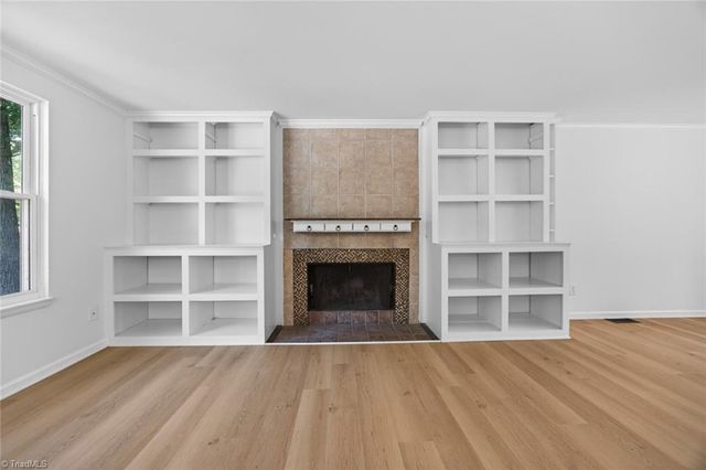 1109 Century Park Avenue, Kernersville, NC 27284