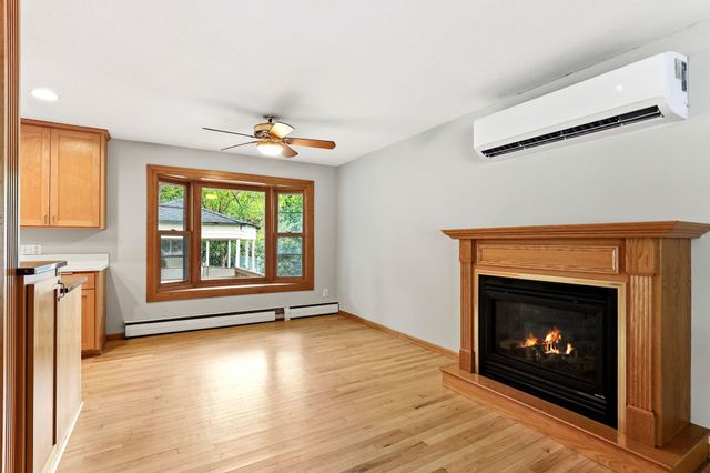 1866 Shryer Avenue W, Roseville, MN 55113