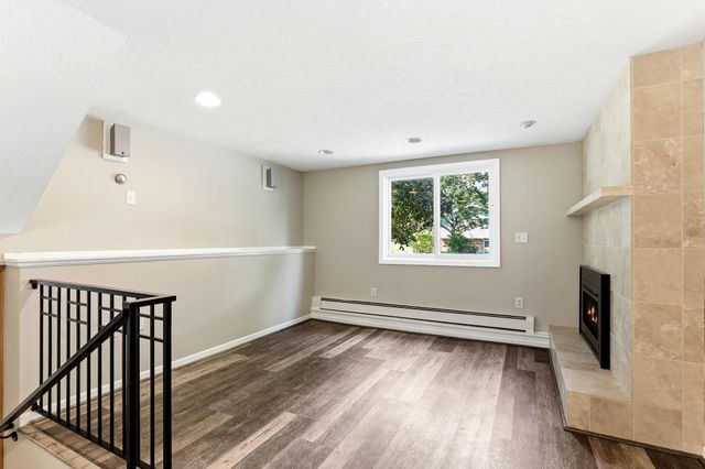 1866 Shryer Avenue W, Roseville, MN 55113