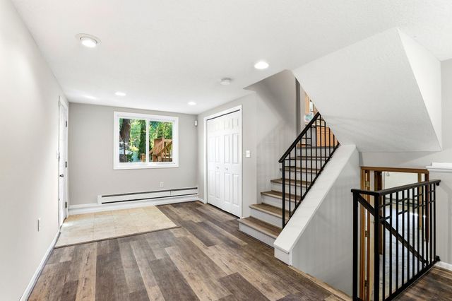 1866 Shryer Avenue W, Roseville, MN 55113