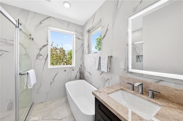 66 Bolide, Irvine, CA 92618