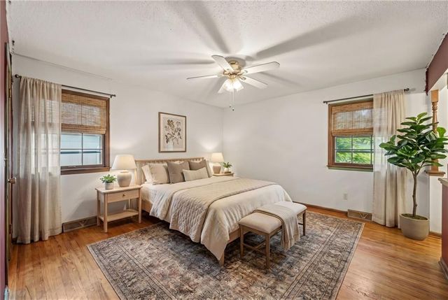 6820 Wildwood Drive, Raytown, MO 64133
