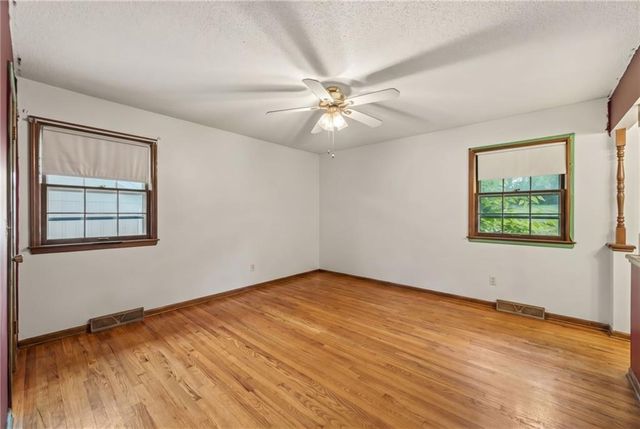 6820 Wildwood Drive, Raytown, MO 64133