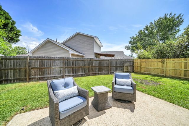 389 Pristine Water Lane, Mary Esther, FL 32569