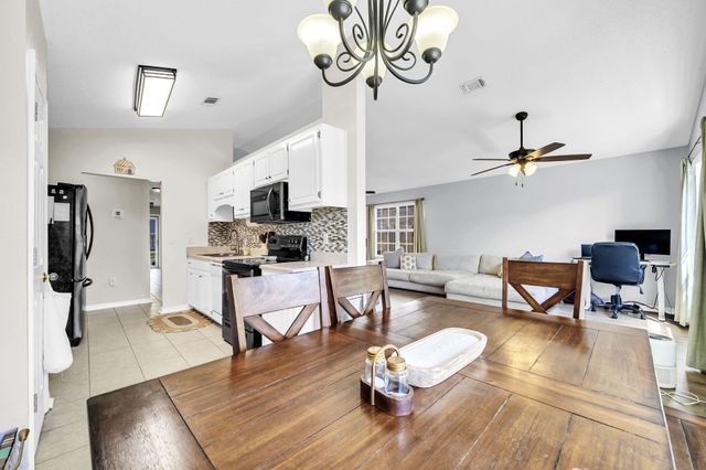 389 Pristine Water Lane, Mary Esther, FL 32569