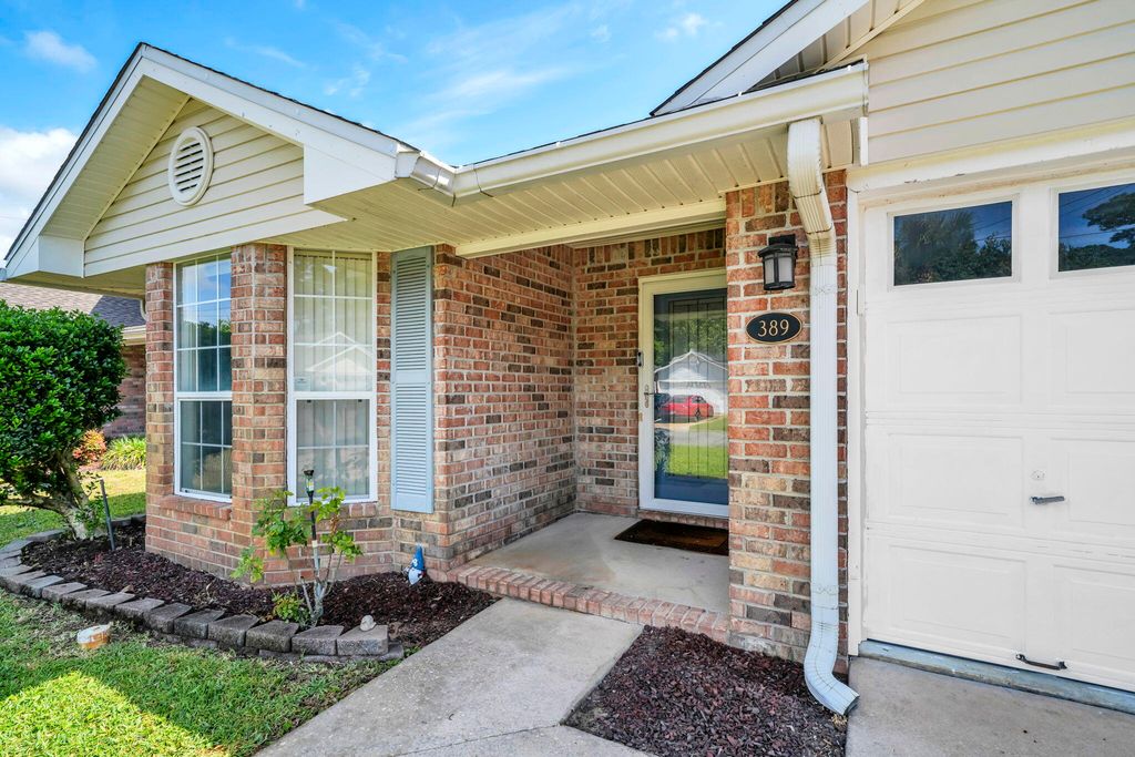 389 Pristine Water Lane, Mary Esther, FL 32569