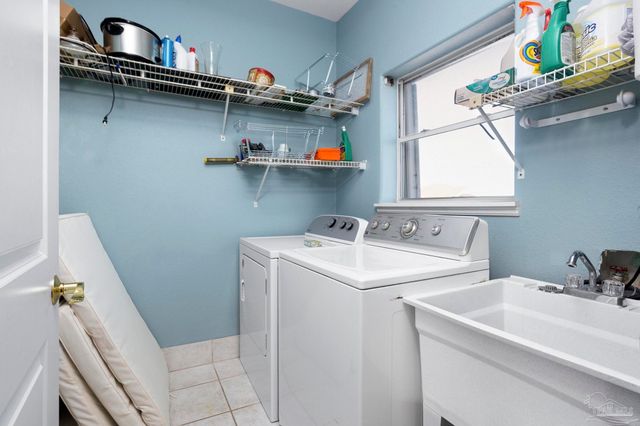 1206 Maldonado Dr, Pensacola Beach, FL 32561