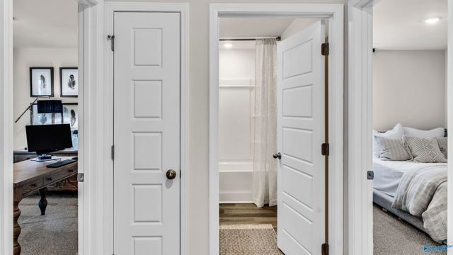 390 Jackson Point Circle B, Huntsville, AL 35811