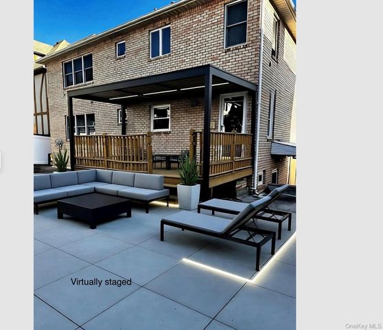 26 Fairway Lane, Staten Island, NY 10301