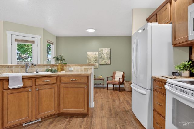 6914 E Greens Drive, Nampa, ID 83687