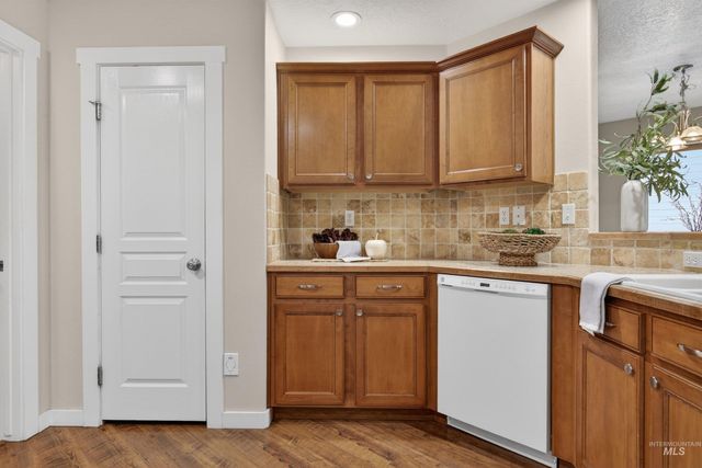 6914 E Greens Drive, Nampa, ID 83687
