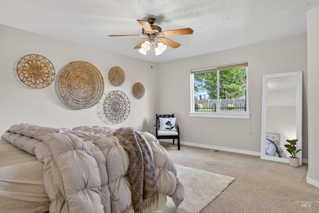 6914 E Greens Drive, Nampa, ID 83687