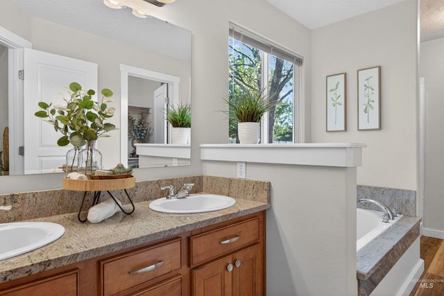 6914 E Greens Drive, Nampa, ID 83687
