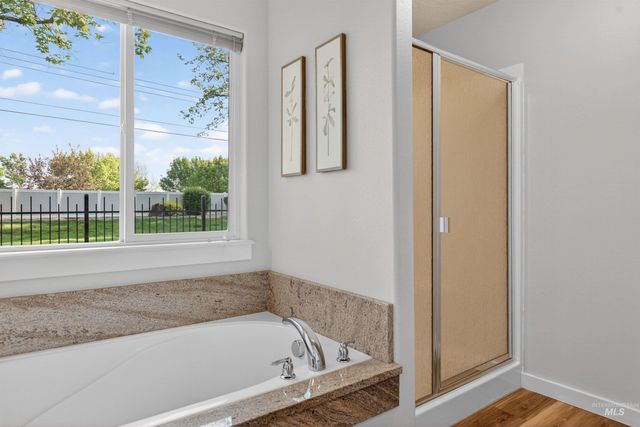 6914 E Greens Drive, Nampa, ID 83687
