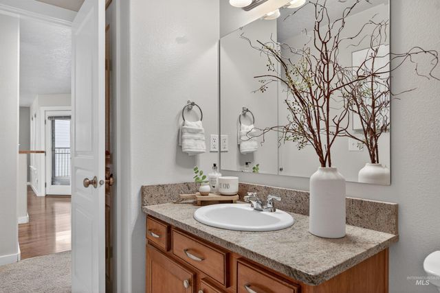 6914 E Greens Drive, Nampa, ID 83687
