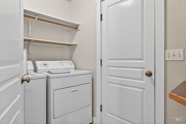 6914 E Greens Drive, Nampa, ID 83687