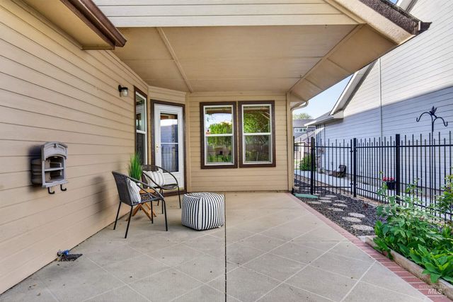 6914 E Greens Drive, Nampa, ID 83687