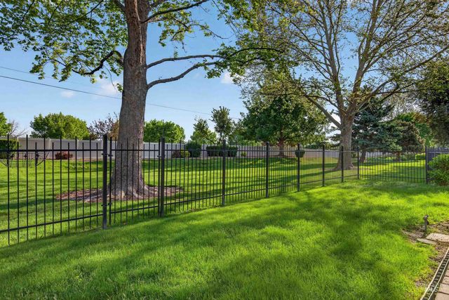 6914 E Greens Drive, Nampa, ID 83687