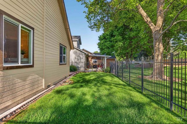 6914 E Greens Drive, Nampa, ID 83687