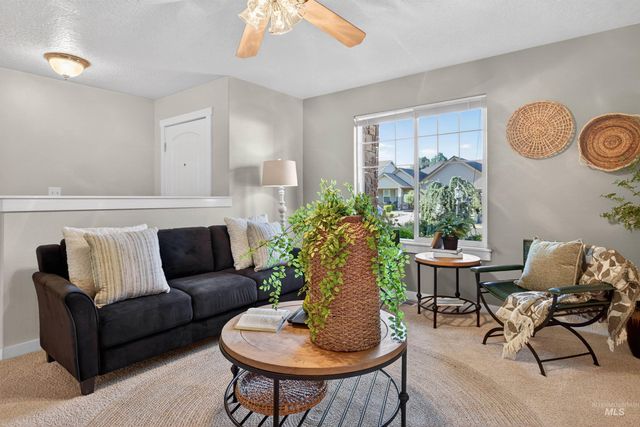 6914 E Greens Drive, Nampa, ID 83687