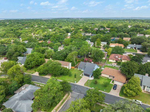 7906 Keneshaw DR, Austin, TX 78745