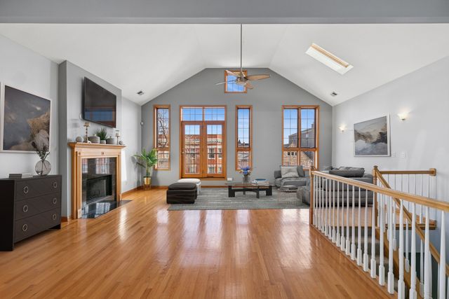 4426 S CALUMET Avenue 3, Chicago, IL 60653