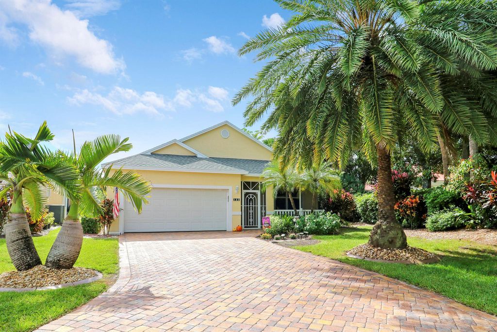122 NW Catania Circle, Port St Lucie, FL 34986