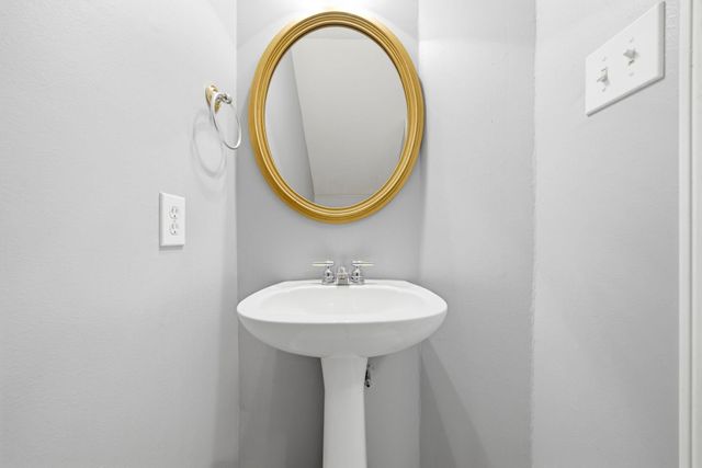 10711 N Belmont Court, Houston, TX 77065