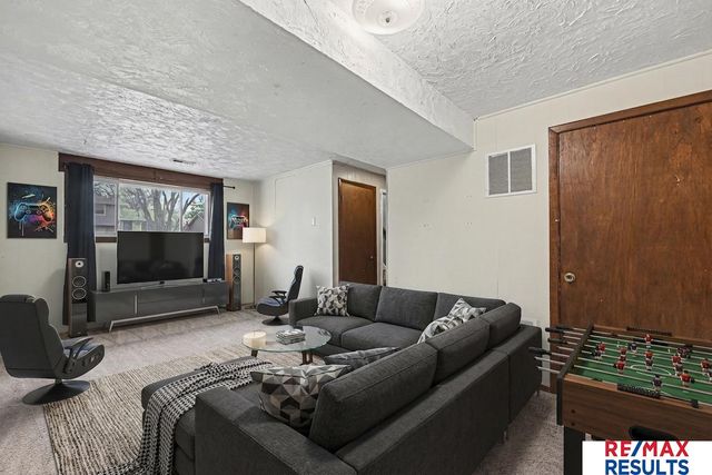 15235 Washington Street, Omaha, NE 68137