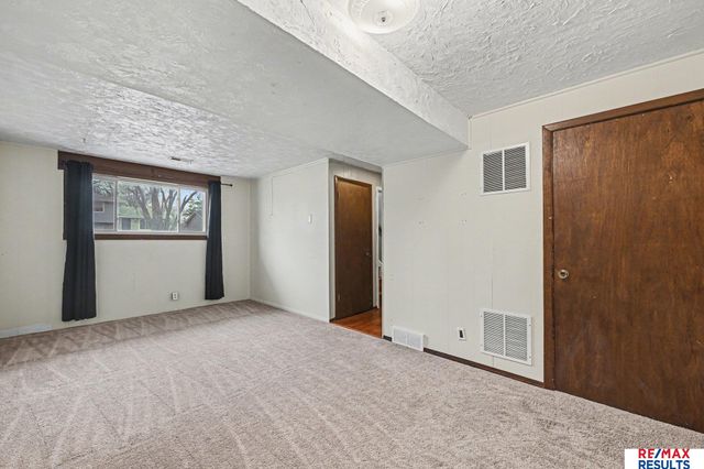 15235 Washington Street, Omaha, NE 68137