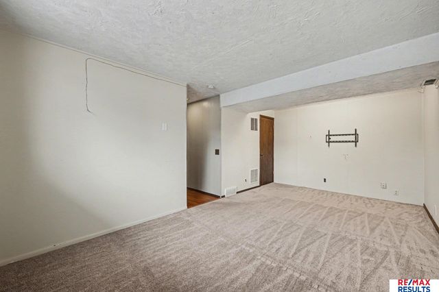 15235 Washington Street, Omaha, NE 68137