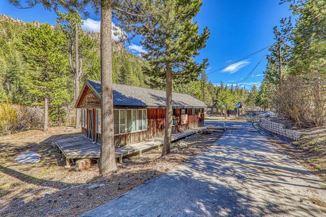7594 + 7598 River Road, Truckee, CA 96161