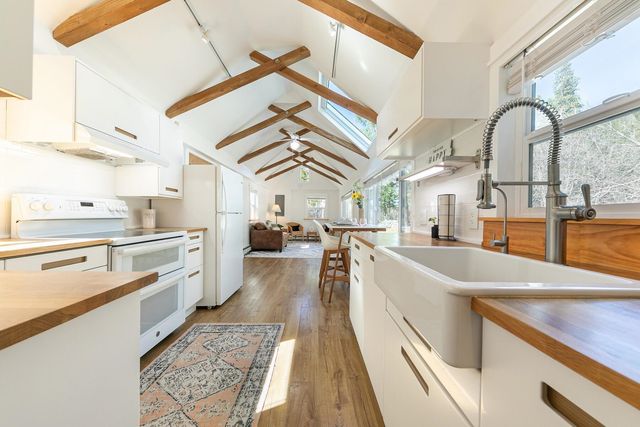 7594 + 7598 River Road, Truckee, CA 96161