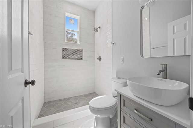 10 Hames Street, Lexington, NC 27295