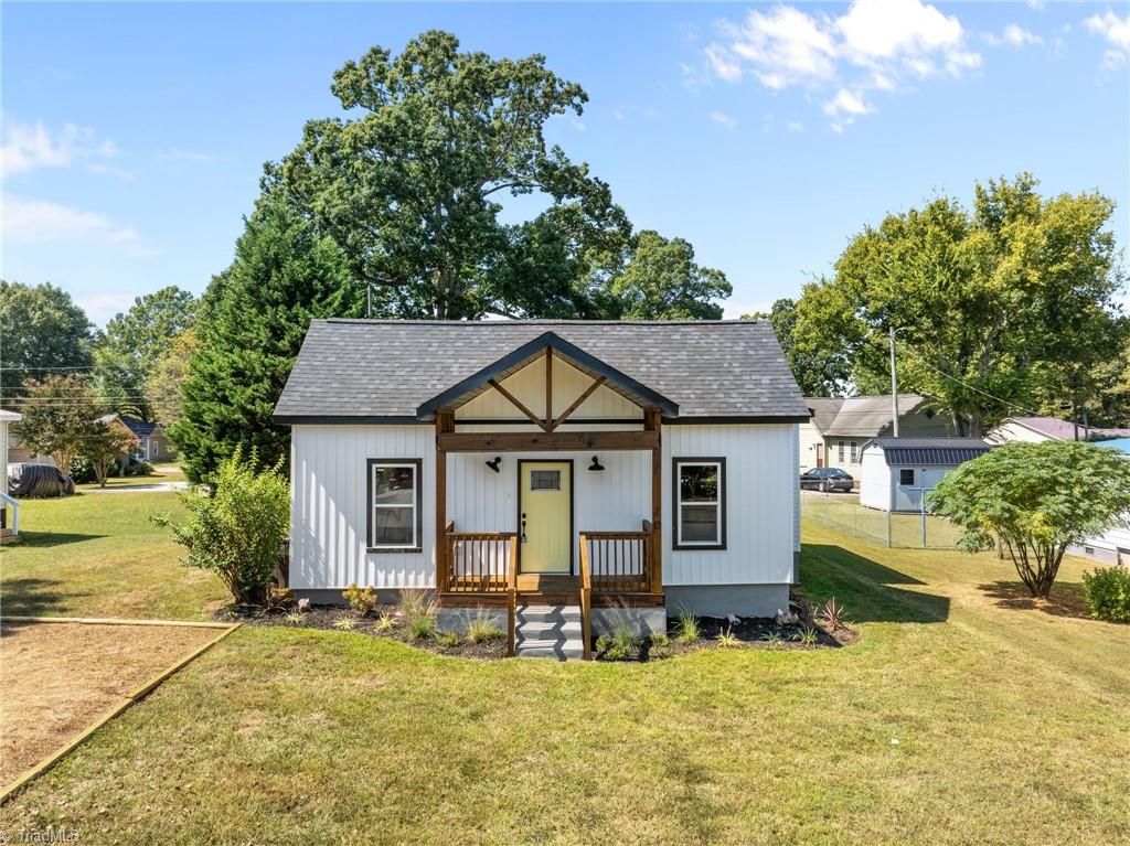 10 Hames Street, Lexington, NC 27295